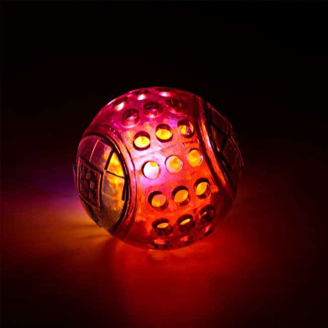 Играчка за куче топка със светлина 7 см.