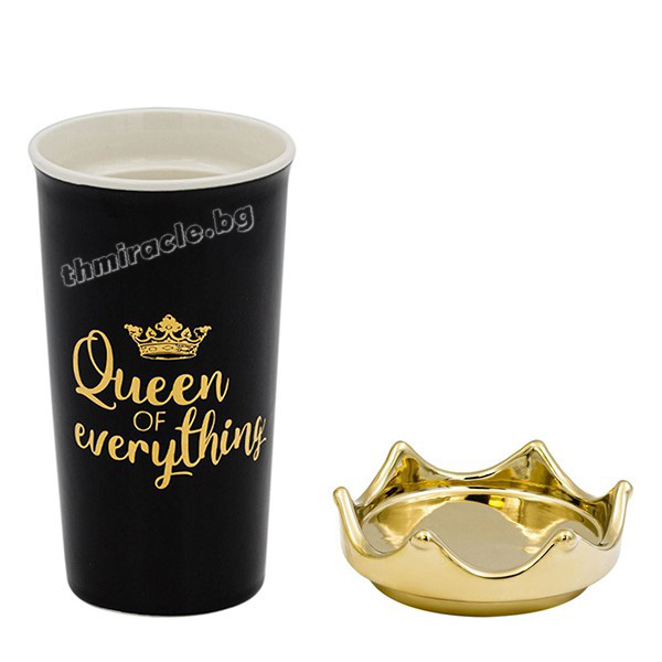 Керамична чаша с златисто капче Queen Of Everything 450 мл.