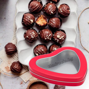 Метална кутия за шоколадoви бонбони Сърце